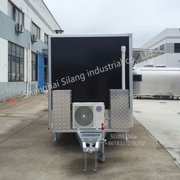 Manufacturers produce black export European tractor-trailer motorhome fashion snack car playground dining car can be ordered