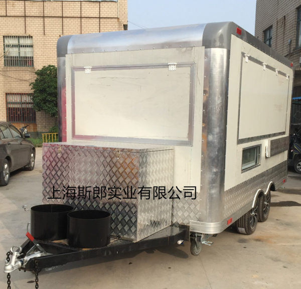 Specializing in the production of large-scale tractor tourist dining car export foreign trailer-style food truck room-type snack car